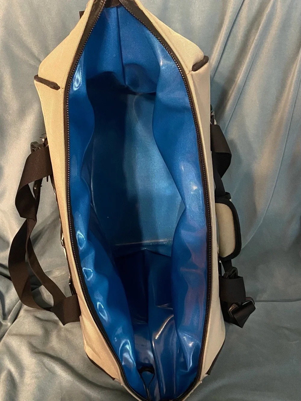 Men’s Tan and Black Duffel Cooler Bag with Blue Interior